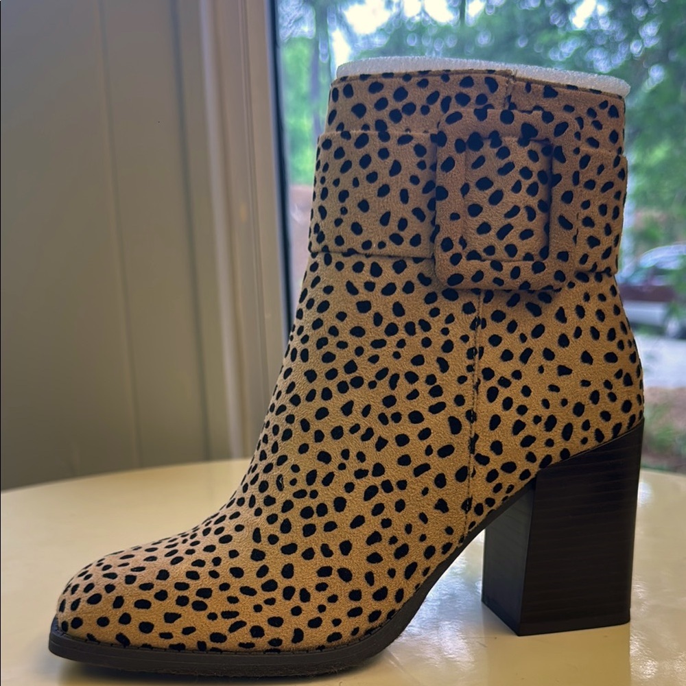Pierre Dumas Tan and Black Ankle Booties (NEW)